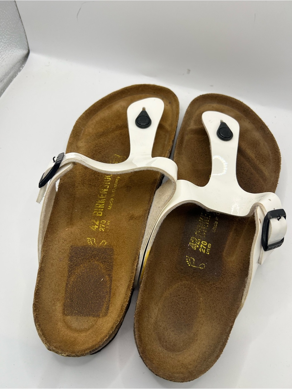 Birkenstock White Patent Gizeh Sandals - Picture 11 of 13
